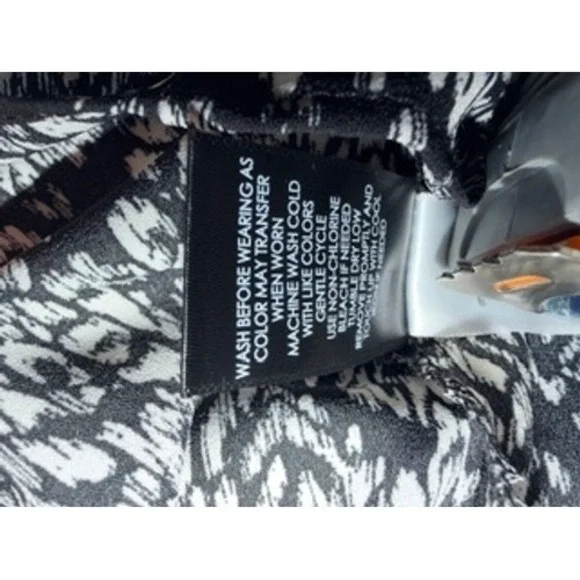 Torrid Black Blouse Size 0 - Size 12 - Large - Picture 7 of 8